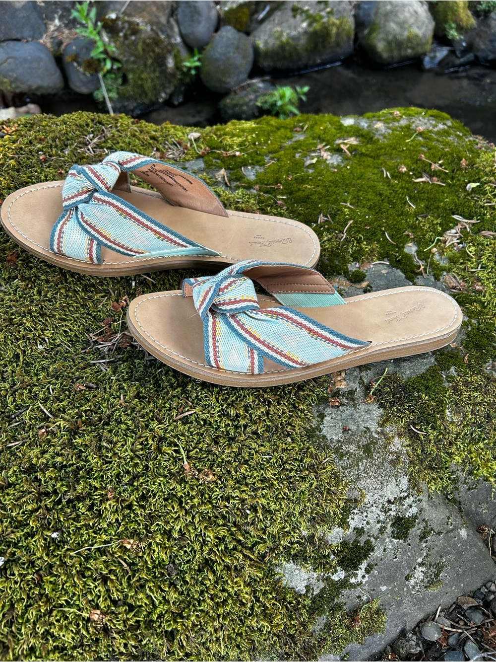 Universal Threads Woven Knot Slide Sandals - Size 9.5 - Picture 3 of 4